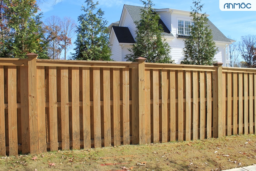 Mẫu thiết kế tường rào đẹp bằng gỗ