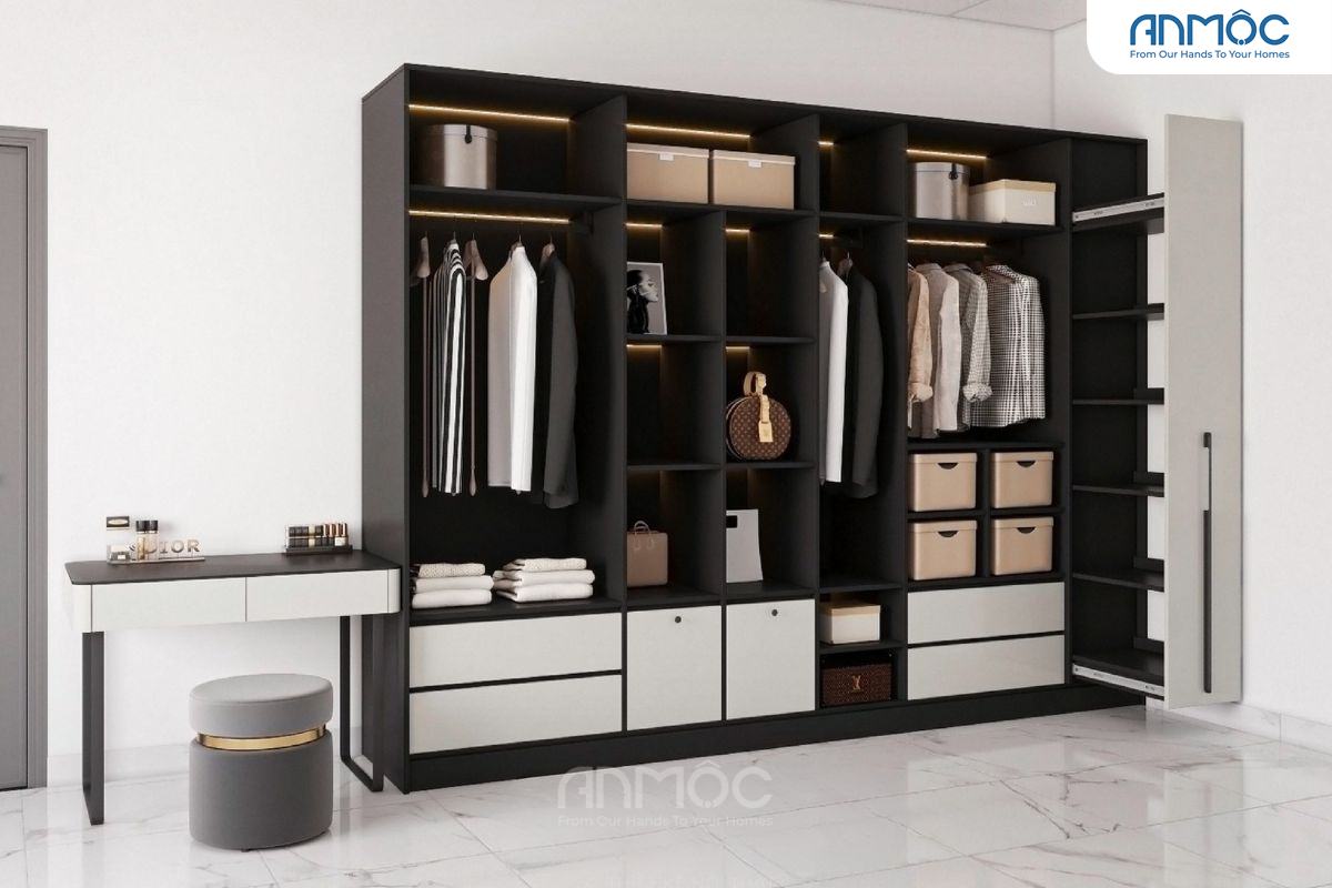 Bên trong tủ quần áo với hệ thống đèn led cùng các ngăn kệ được phân chia phù hợp làm cho không gian treo đồ trở nên rộng rãi