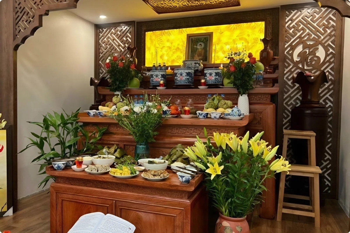 5+ Cách Trang Trí Bàn Thờ Ngày Tết Đẹp, Chuẩn Phong Thuỷ 2026 69 Cách trang trí bàn thờ ngày Tết miền Nam với mâm ngũ quả cầu–sung-dừa–đủ–xoài đặc trưng
