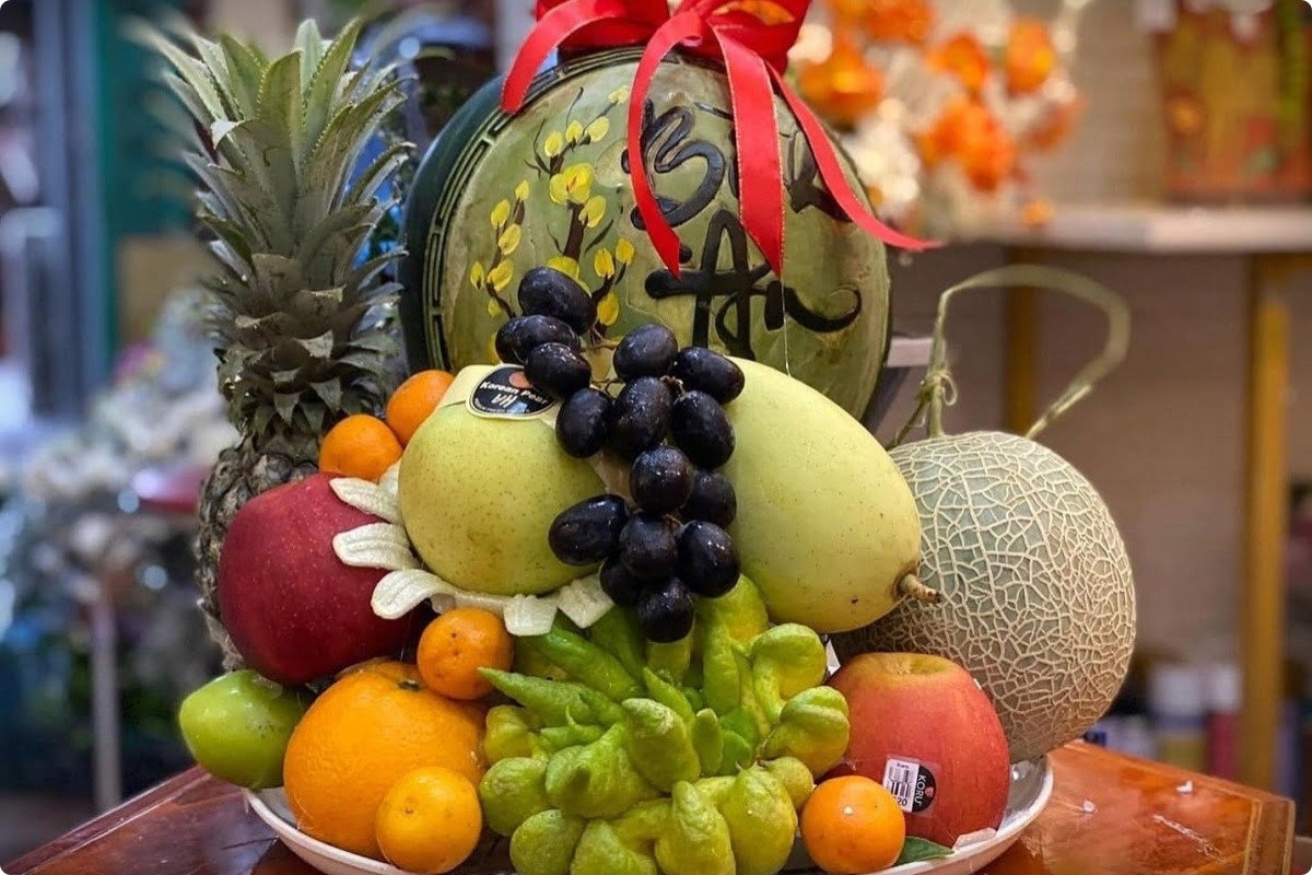 5+ Cách Trang Trí Bàn Thờ Ngày Tết Đẹp, Chuẩn Phong Thuỷ 2026 83 Gợi ý chọn mâm ngũ quả theo ngũ hành để trang trí bàn thờ ngày Tết đúng chuẩn phong thủy và thu hút tài lộc