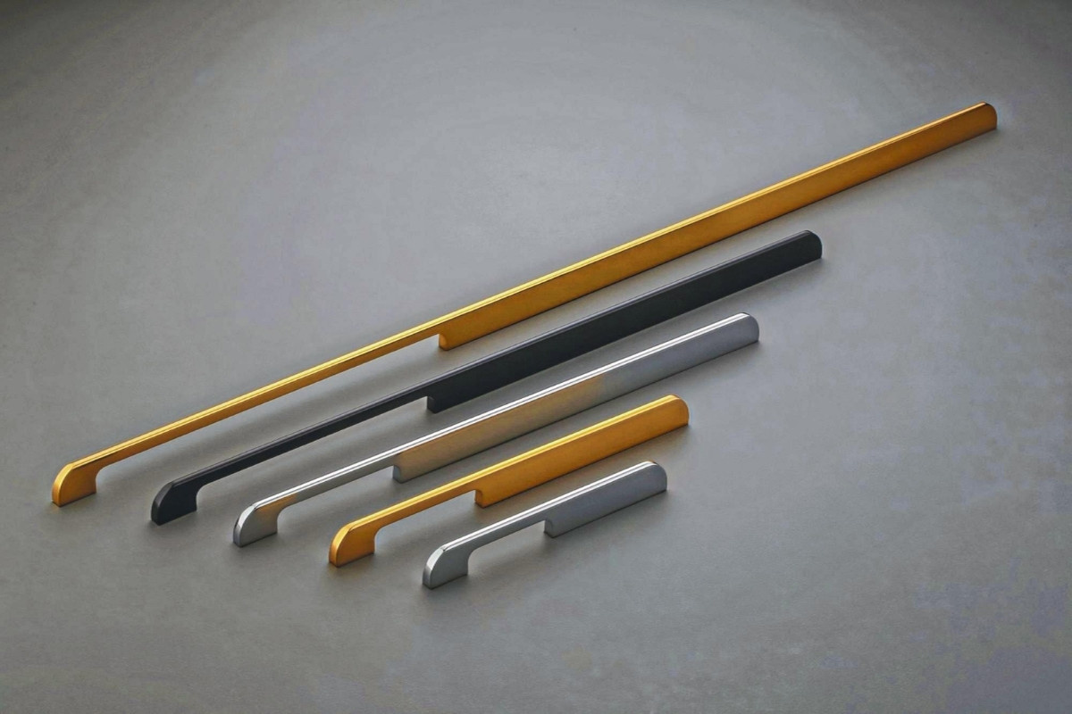 Tay nắm hiện đại nên kết hợp với tủ quần áo acrylic